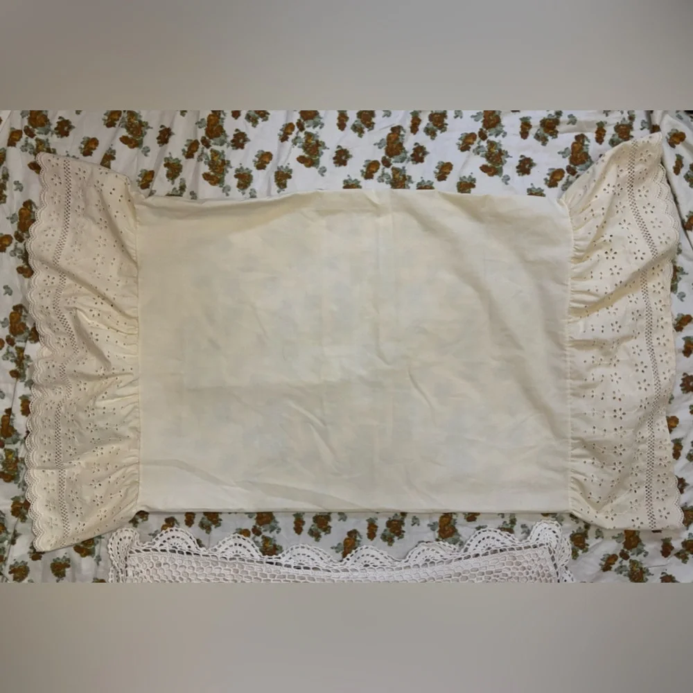 Bundle of Vintage Pillow Cases 100%‎ Cotton Medium and Large